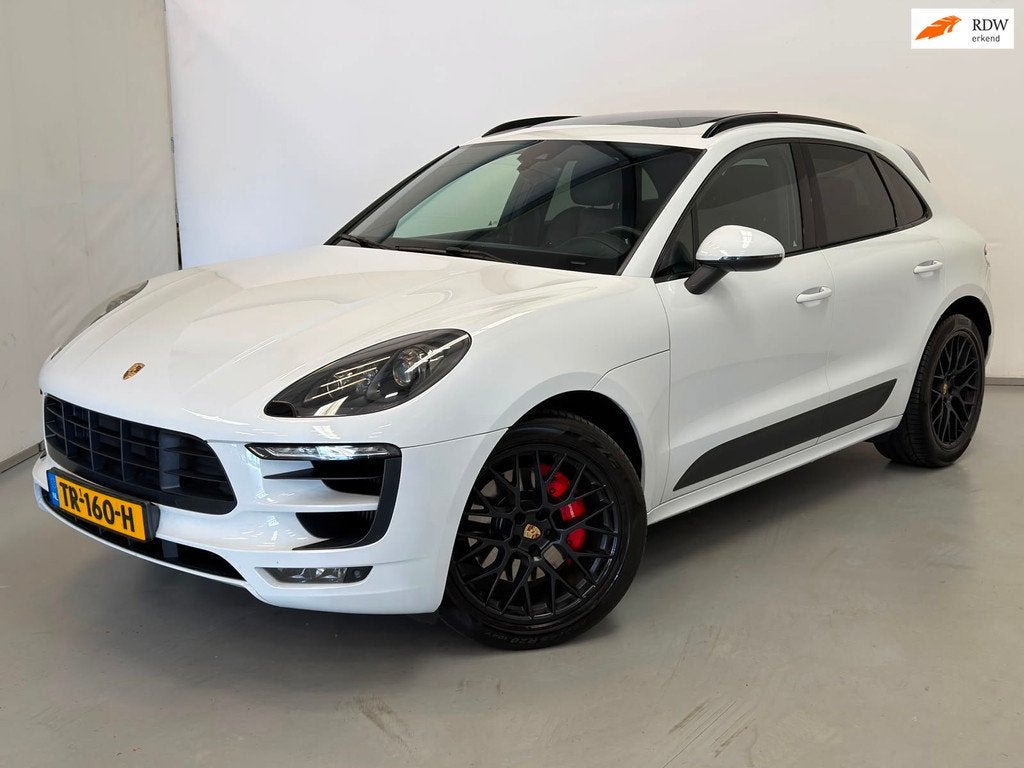Porsche Macan 3.0 GTS / Pano / Luchtvering / Trekhaak, Auto's, Porsche, Automaat, Gebruikt, Bedrijf, SUV of Terreinwagen