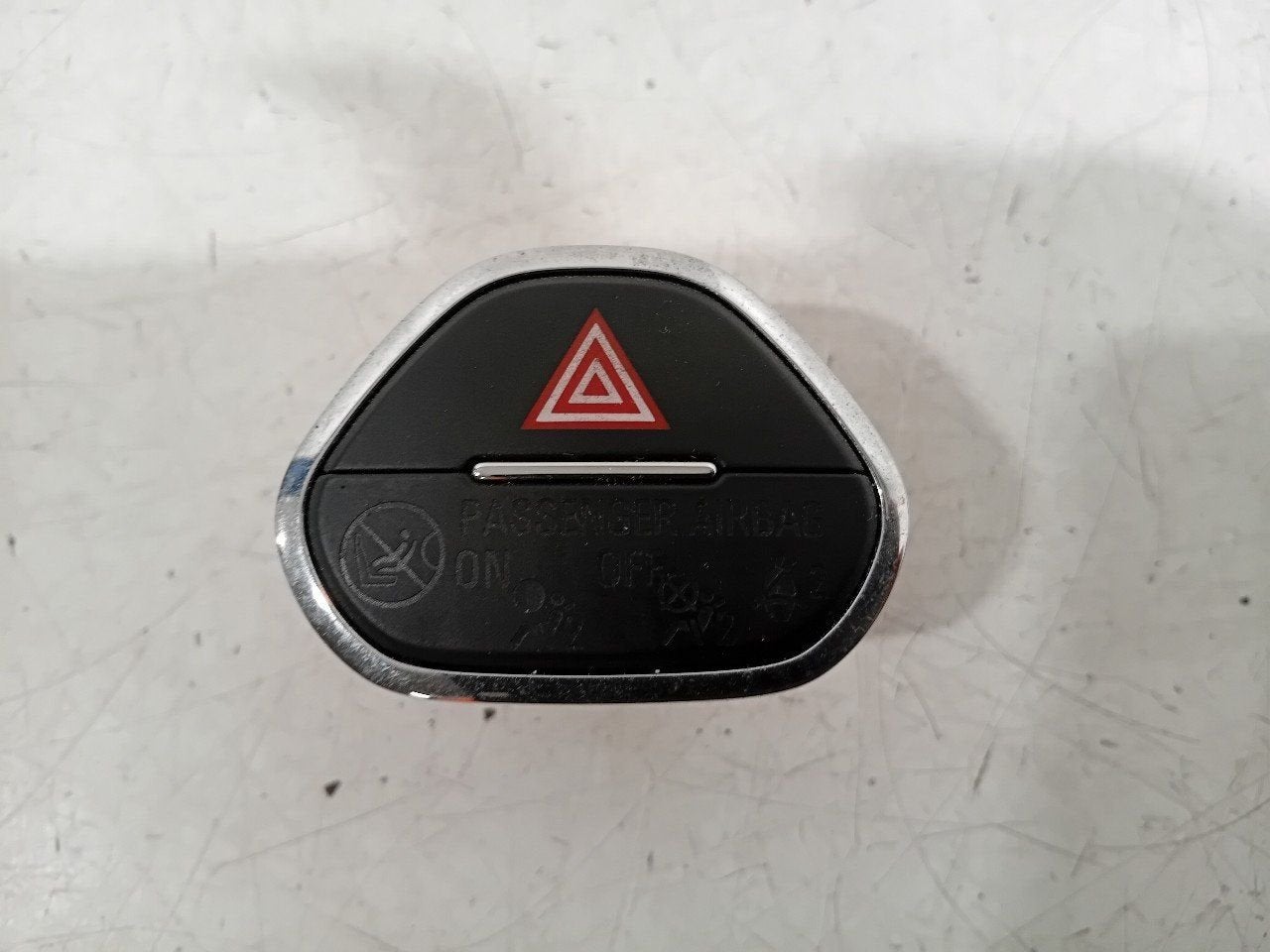 Schakelaar Opel Corsa, Onderdelen@venauto.nl, Van der Ven Autorecycling B.V., Gebruikt, Ettenseweg 76, 4706 PB Roosendaal, The Netherlands