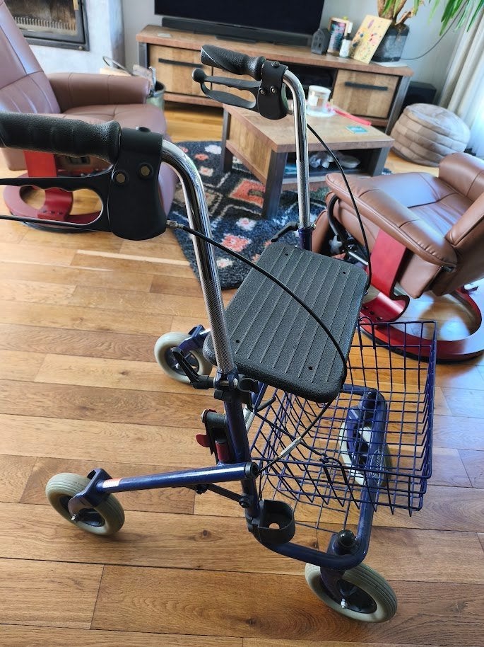Rollator merk: Thuasne, Diversen, Ophalen, Opvouwbaar, Gebruikt