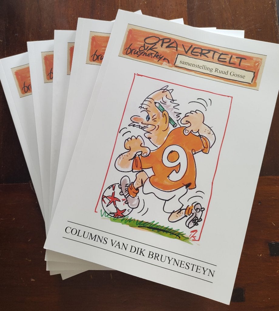 Opa Vertelt, Dik Bruynesteyn, 100+ columns,170+ karikaturen, Ophalen of Verzenden, Nieuw, Overige sporten, Overige typen