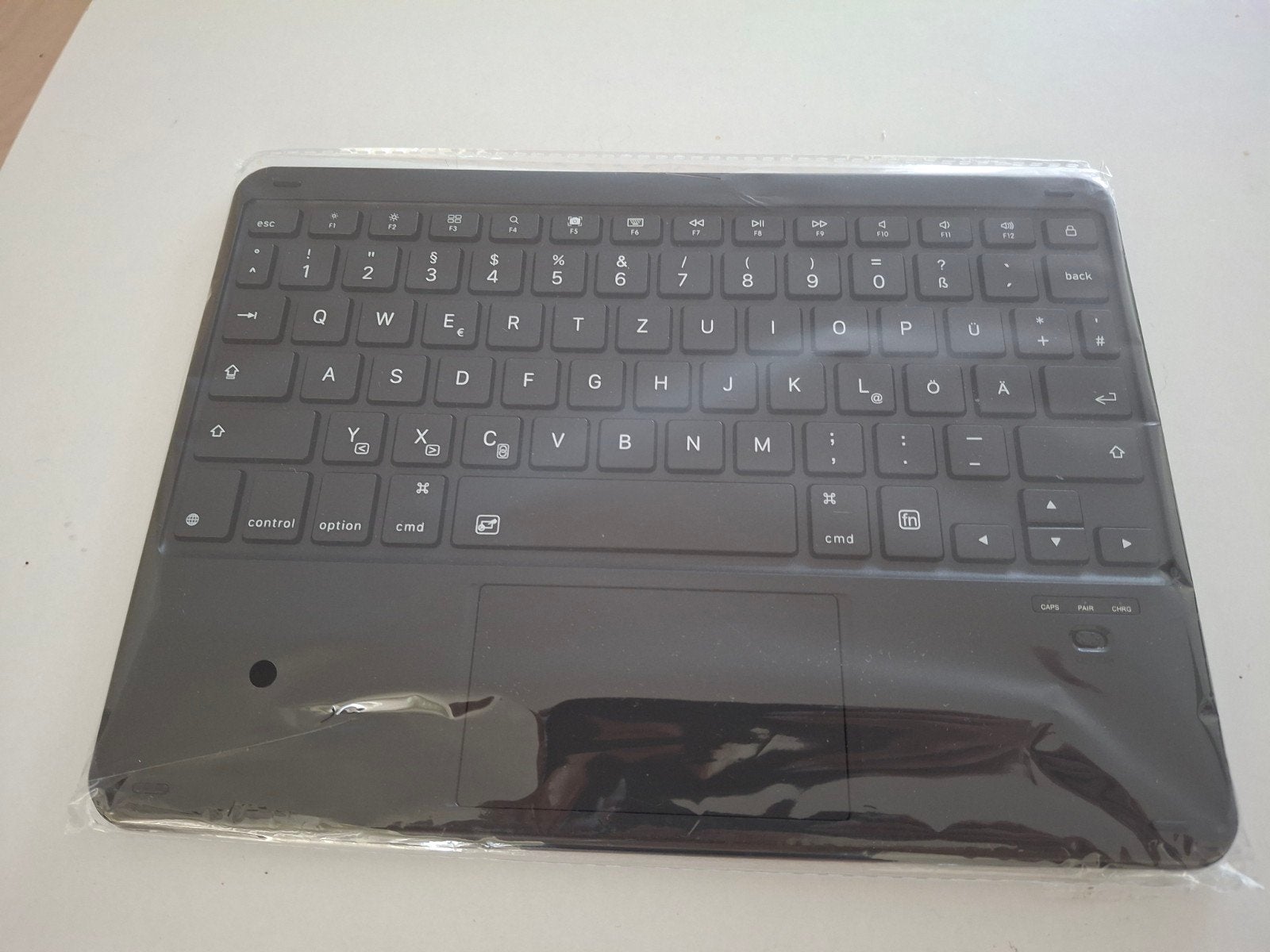 Emetok Toetsenbord met Touchpad - QWERTZ, Nieuw, Ophalen of Verzenden, Draadloos, Emetok