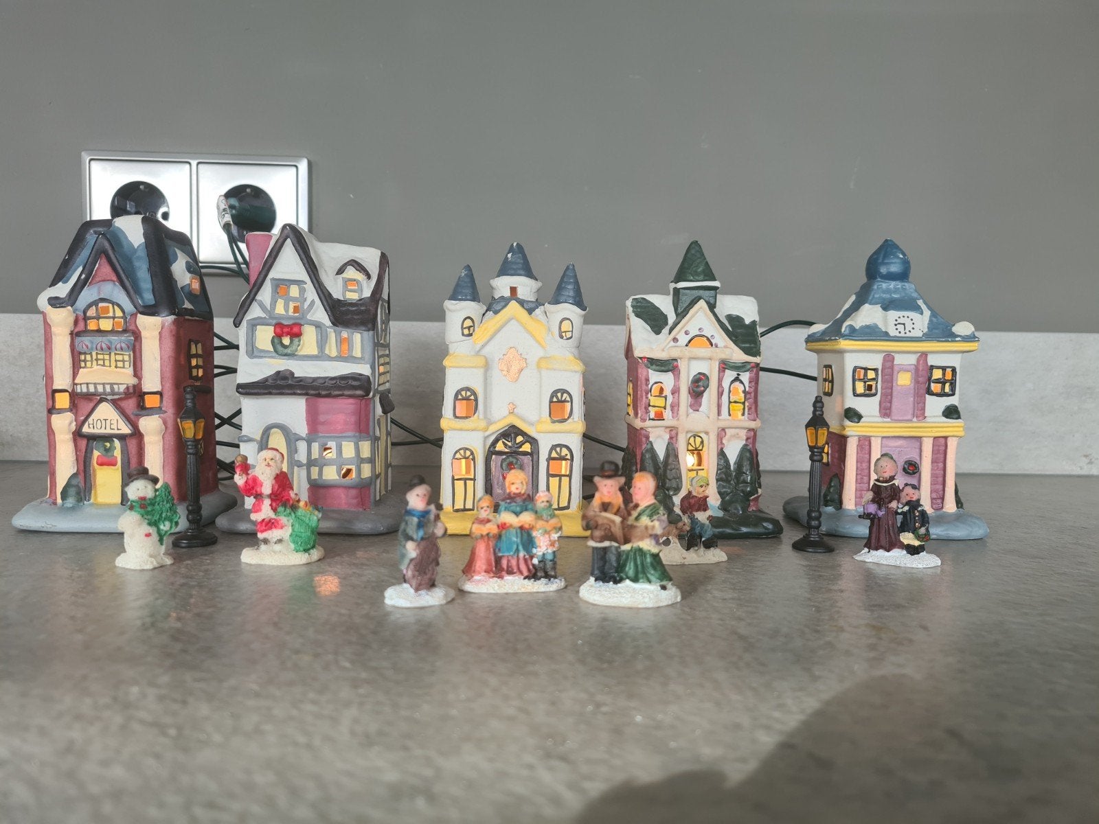 Vintage handgeschilderd kerstdorp, Diversen, Ophalen of Verzenden, Zo goed als nieuw