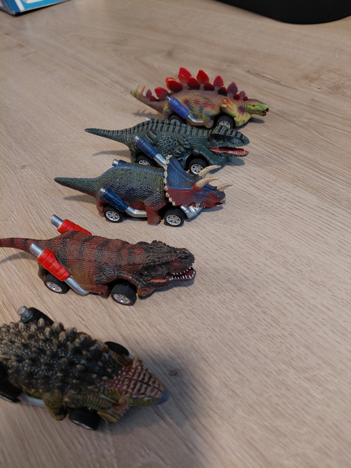 bak vol speelgoed met dinosaurussen, dino terug trek autos,, Ophalen, Gebruikt, Jongen of Meisje