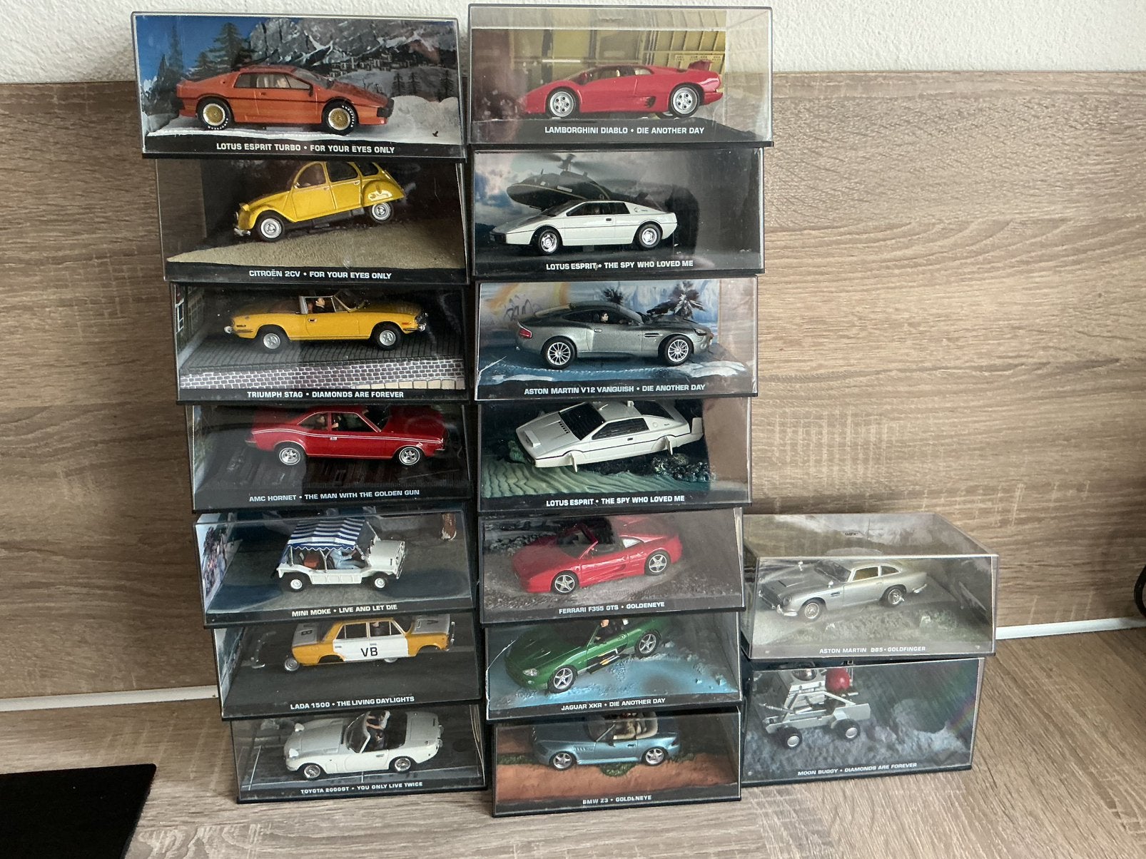 James bond modelautos, Ophalen of Verzenden, Zo goed als nieuw, Auto, Overige merken