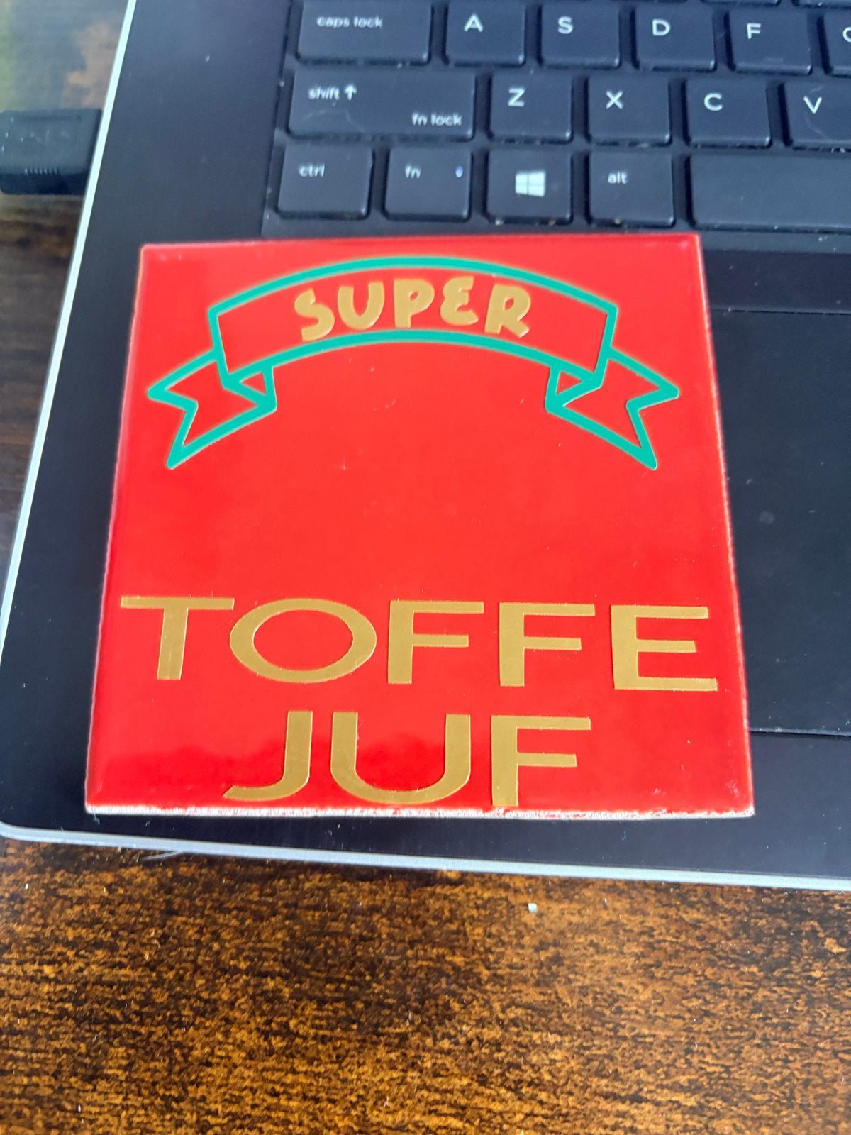 Tegeltje 'Super Toffe Juf' - Cadeau voor juf, Overige stijlen, Nieuw, Ophalen of Verzenden, Rood