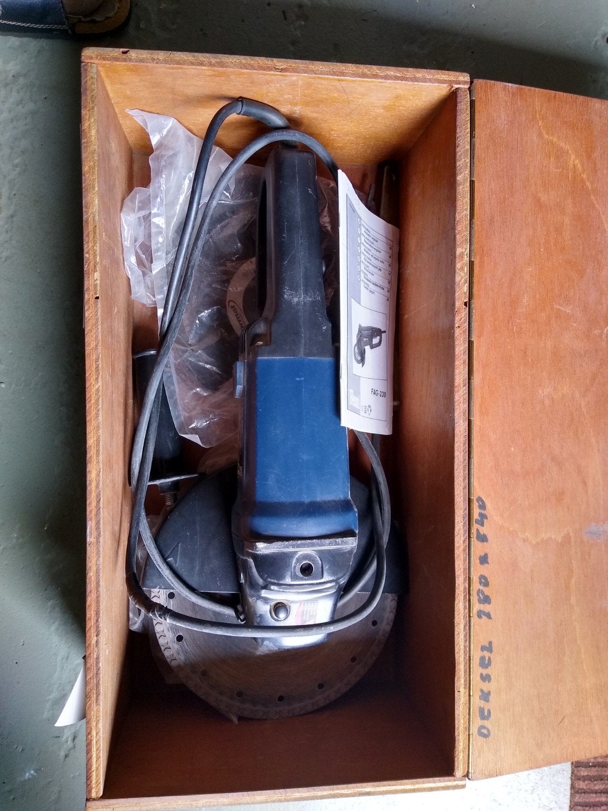 grote slijpmachine  merk Ferm Fag 230,1650 watt, Ophalen, Gebruikt, Minder dan 700 watt, Haakse handslijpmachine