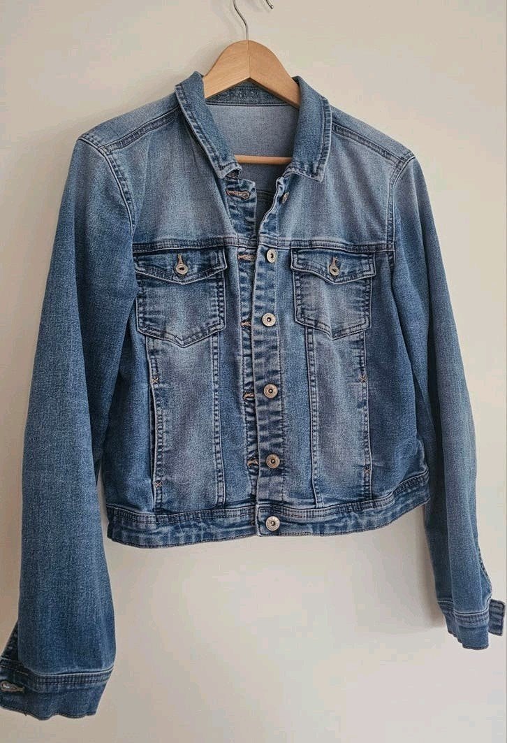 Stoere spijkerjas in maat M/L, Maat 38/40 (M), Only, Blauw, Ophalen of Verzenden
