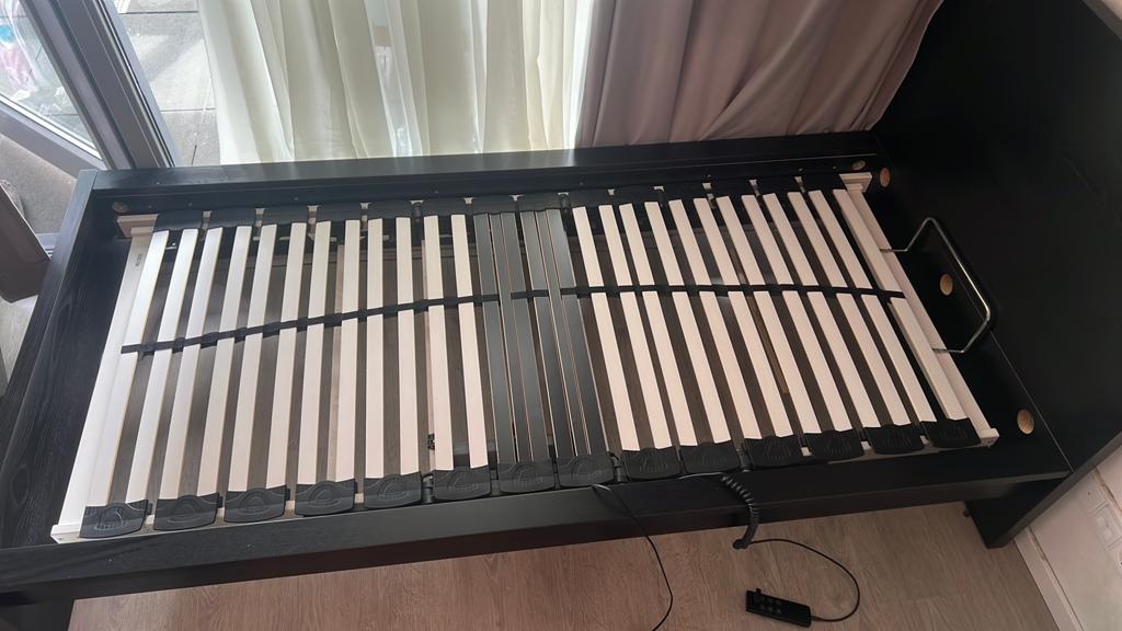 Elektronische zwarte eenpersoons bed, Ophalen, Verstelbaar, 90 cm, Eenpersoons