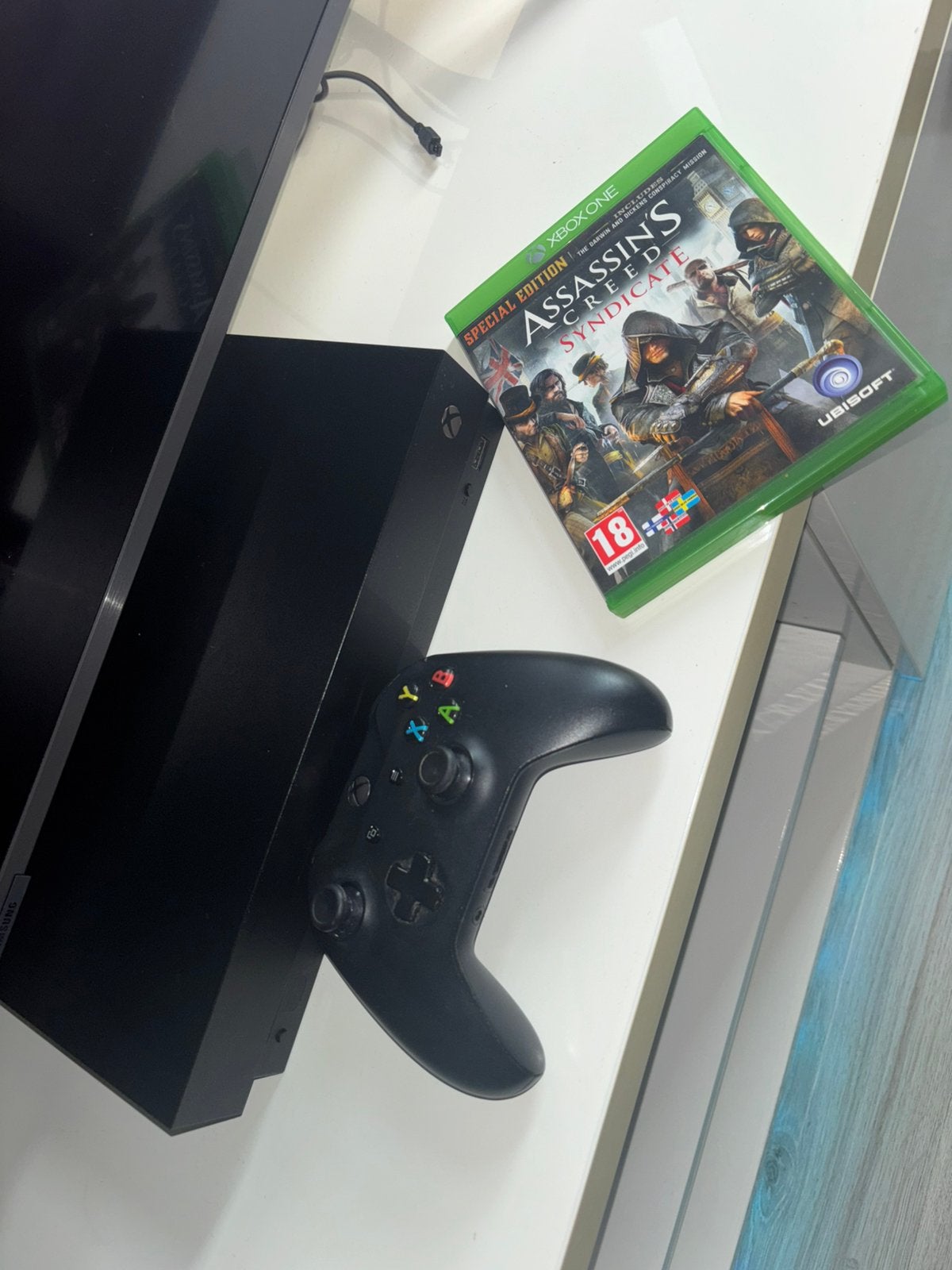 Xbox One X + controller + Assasins Creed Syndicate SE, Ophalen of Verzenden, Met 1 controller, 500 GB, Gebruikt