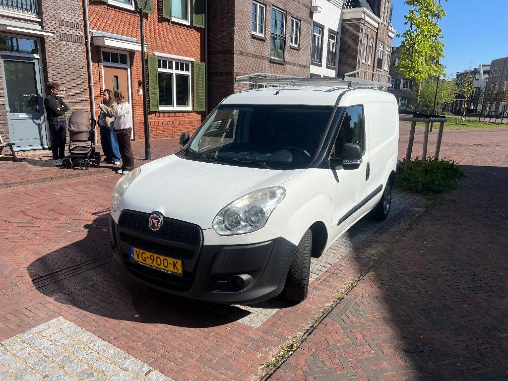 Fiat Doblo|Goed onderhouden| APK Dec 2026|Trekhaak&Imperiaal, Auto's, Voorwielaandrijving, Euro 5, Stof, Zwart