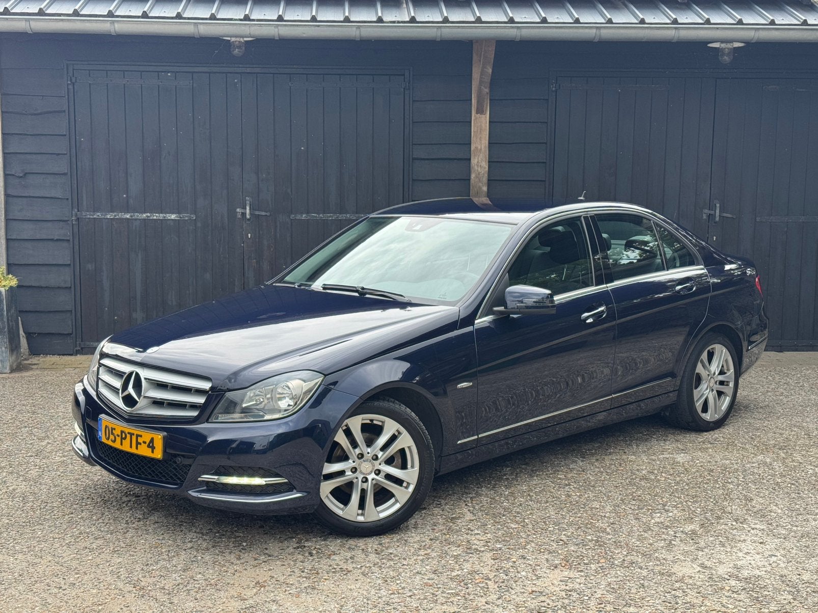 Nette Mercedes-Benz C-Klasse C180 Avantgarde Aut7 2011, Automaat, 1800 kg, Zwart, Blauw
