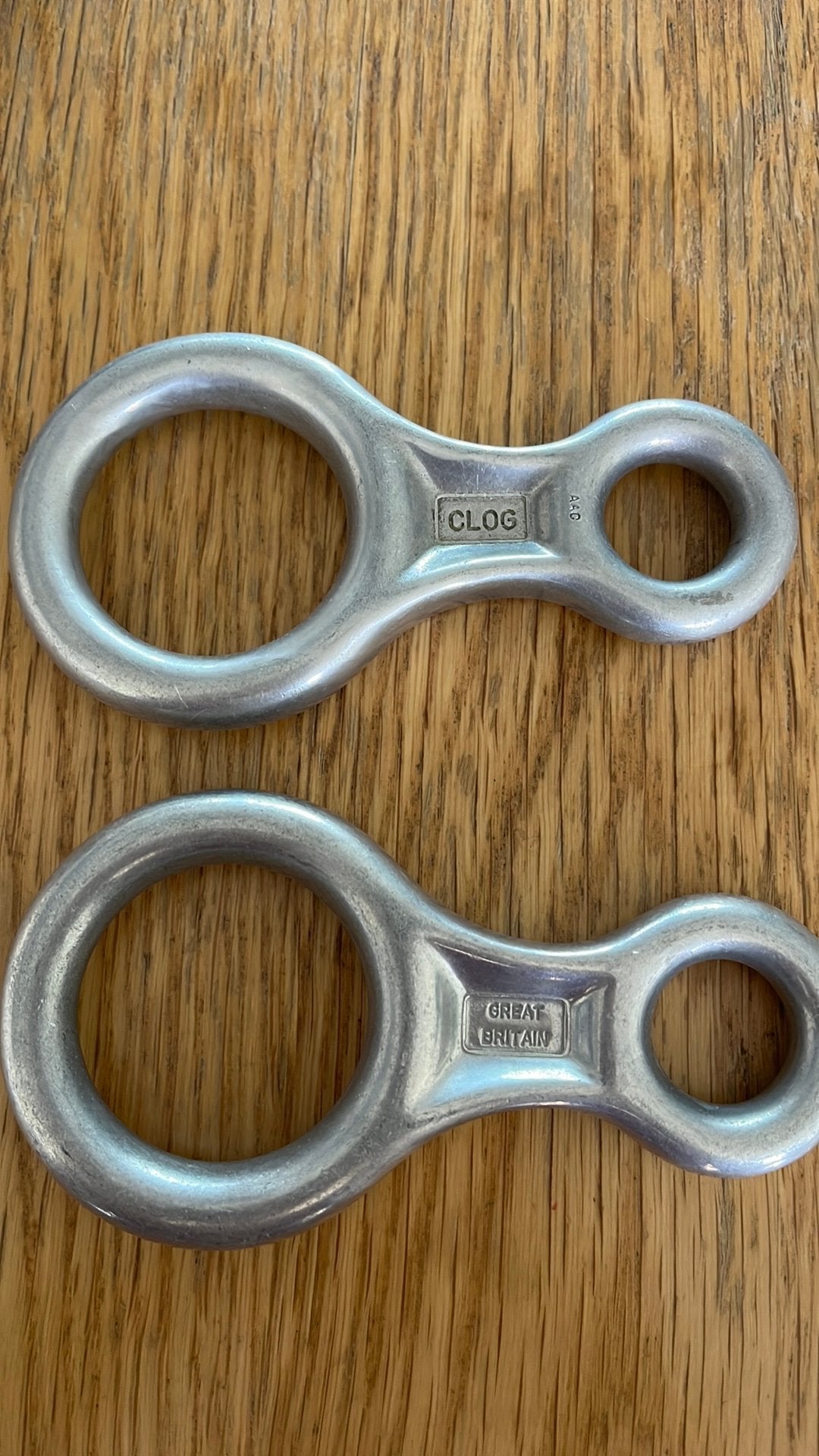 Clog klim achtje 2 stuks, Ophalen of Verzenden, Gebruikt, Klimsport-accessoire