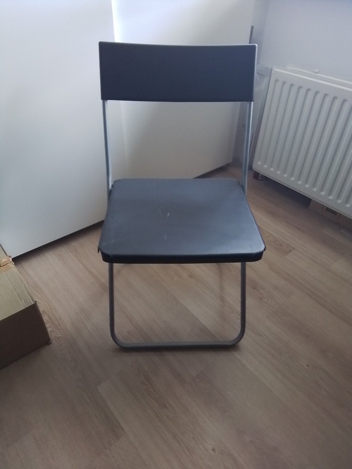 Vier IKEA Jeff klapstoelen- Zwart, Huis en Inrichting, Stoelen, Ophalen, Gebruikt, Zwart, Modern, Functioneel
