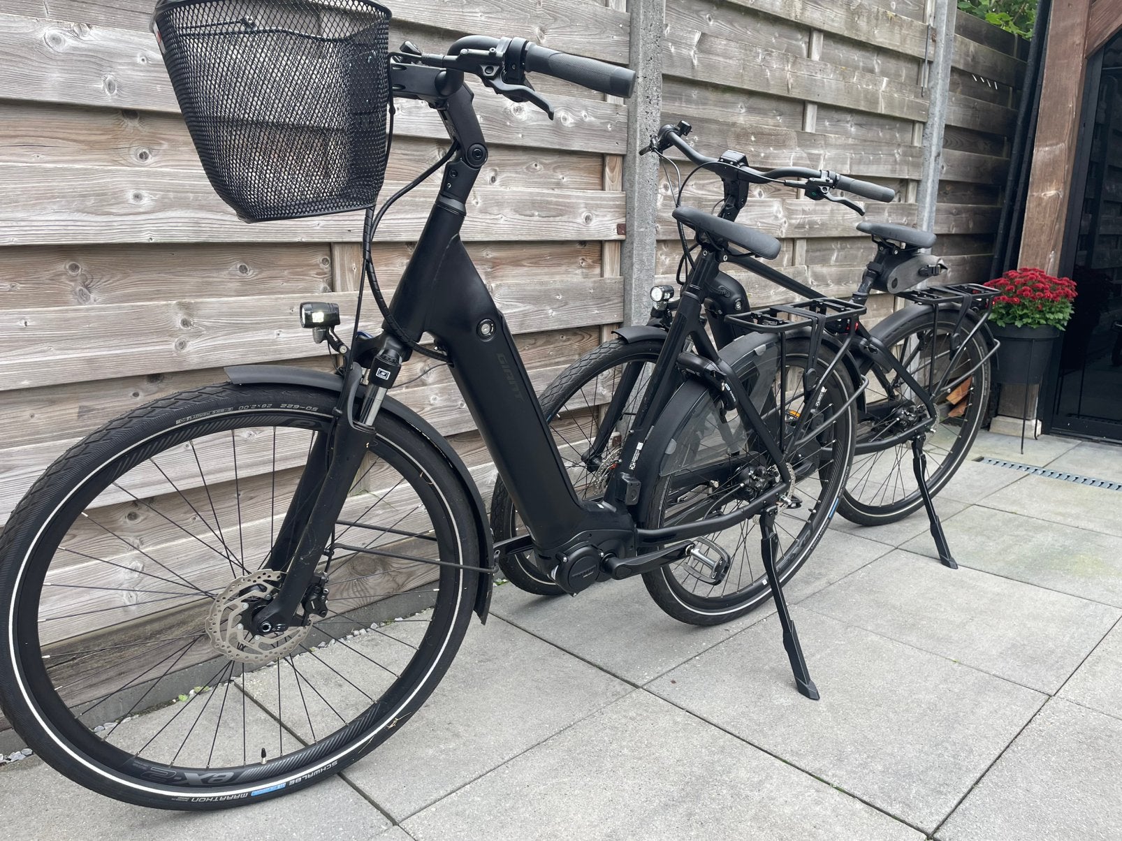 Giant Daily E tour + ebike middenmotor Bj2024 Dames / Heren, Ophalen, Giant, Zo goed als nieuw, 50 km per accu of meer