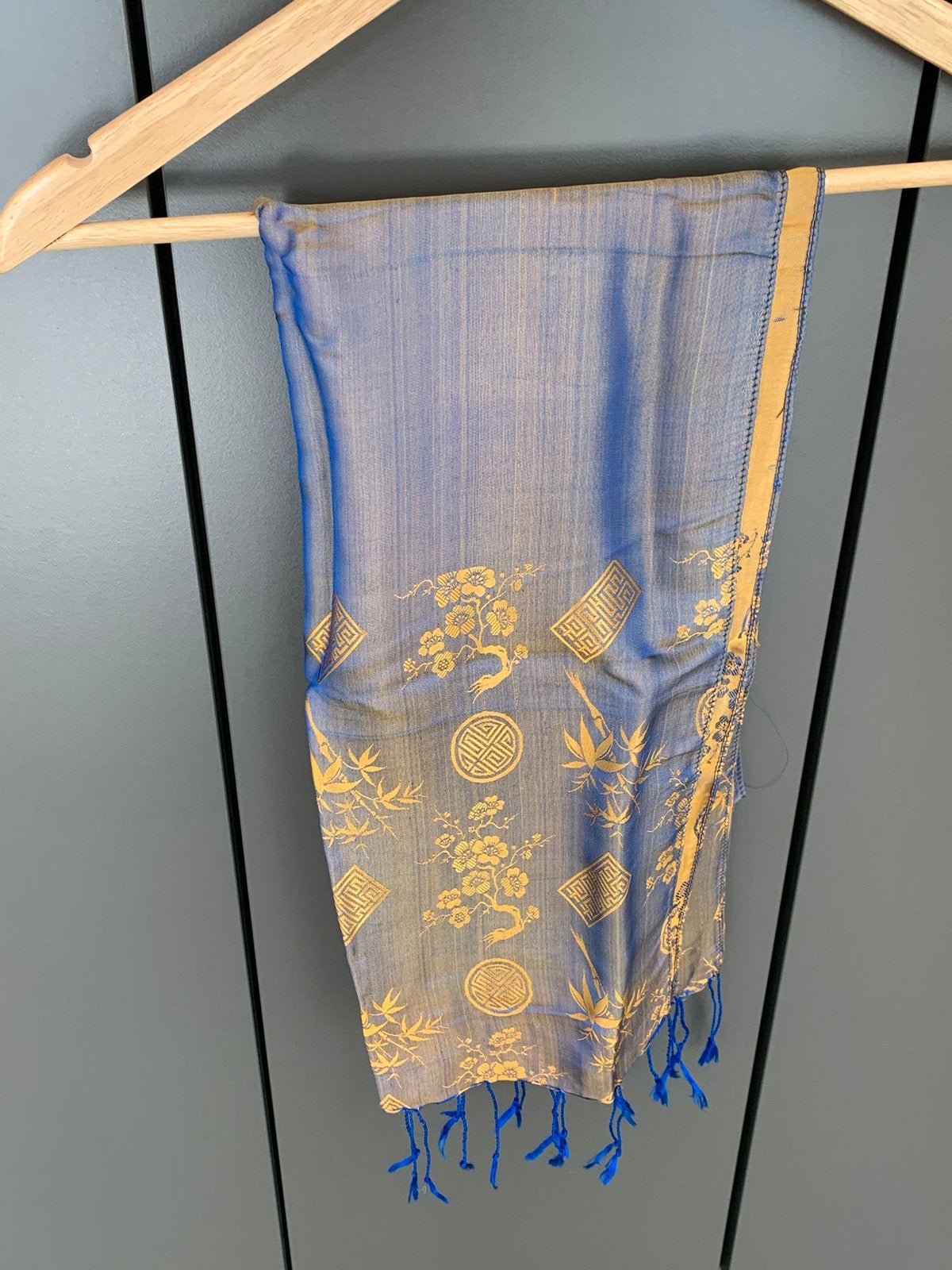Mooie zijden sjaal!!, Ophalen of Verzenden, Zo goed als nieuw, Maat 46/48 (XL) of groter, Sjaal