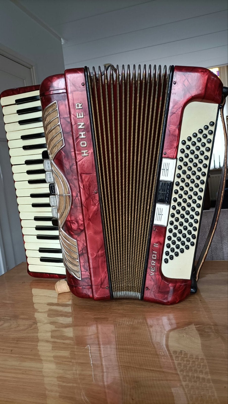 Hohner Verdi II Accordeon - Klassiek Rood Toetsaccordeon, Ophalen, Gebruikt, Met riemen, Overige formaten