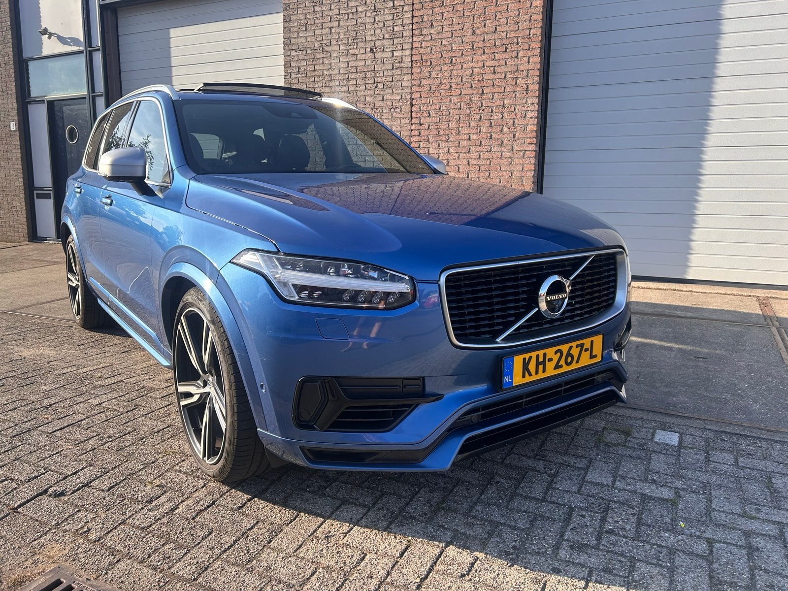 Volvo XC90 r design t8 polstar met hagelschade, Ophalen, Blauw, Hybride Elektrisch/Benzine, Volvo