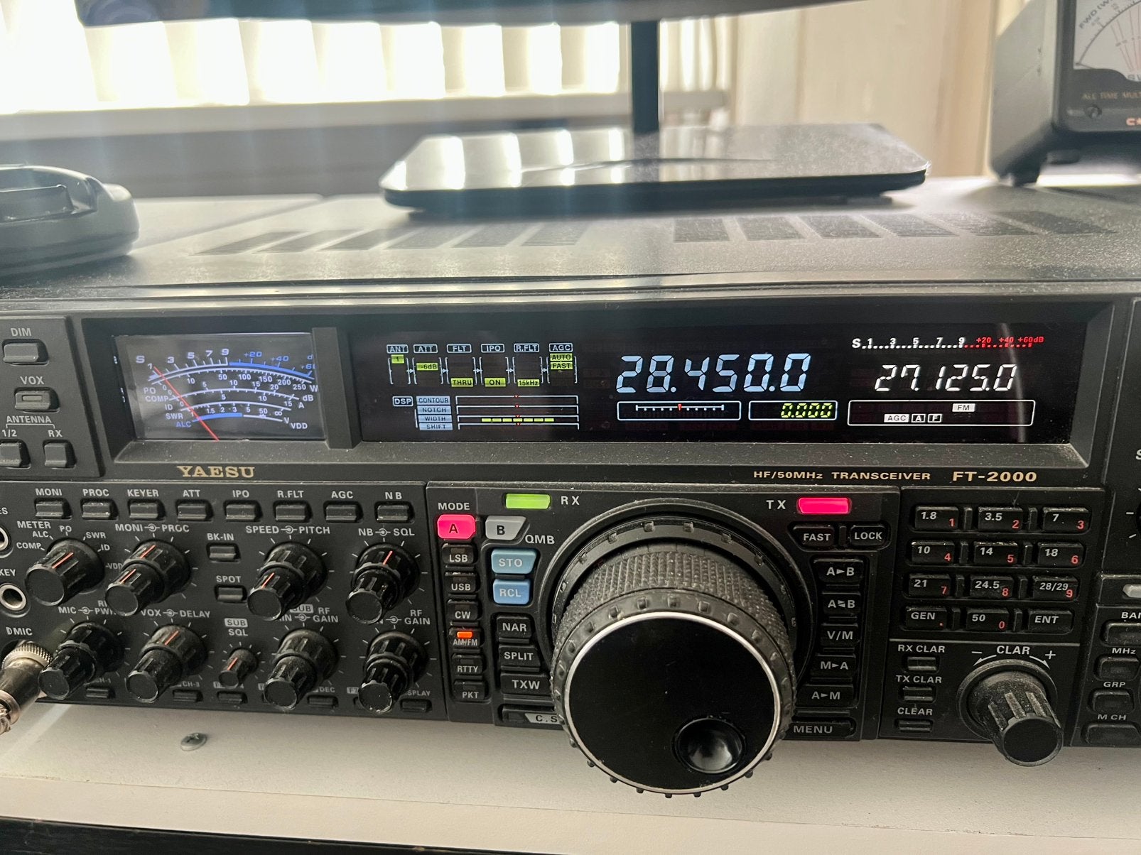 Yaesu ft-2000d ( 200w versie ) met DMU en Sp-2000 en MD-200, Telecommunicatie, Ophalen, Zo goed als nieuw