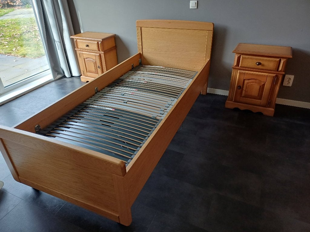 Seniorenbed, Huis en Inrichting, Slaapkamer | Bedden, Ophalen, Verstelbaar, 90 cm, Eenpersoons