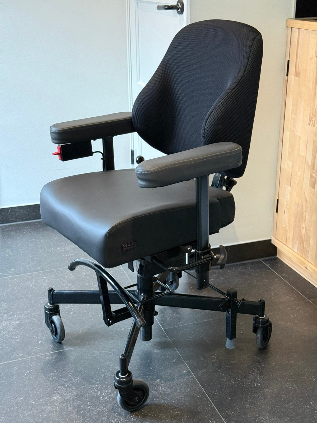 Mooie Mercado Real trippelstoel met elek. Hoog/laag, 80+ cm!, Ophalen, Zo goed als nieuw