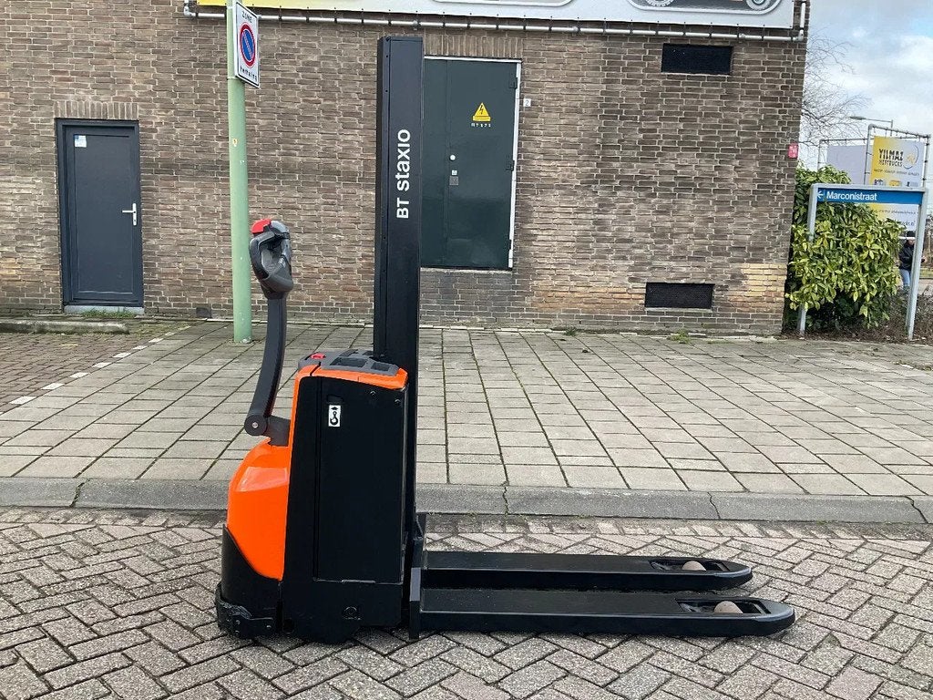 Toyota SWE080L 2000KG 1.58METER STAPELAAR / HEFTRUCK, Stapelaar, Toyota, Marconistraat 2
3133KL  Vlaardingen, NL, Yilmaz Heftrucks