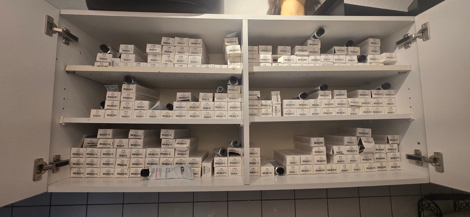 Grote partij haarverf - Diverse kleuren en merken, Ophalen of Verzenden, Nieuw, Overige typen