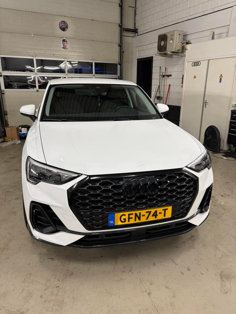 Audi Q3 45 Tfsi e 245pk Phev S Tronic 2021 Wit, Auto's, Audi, Stof, Wit, 1395 cc, SUV of Terreinwagen