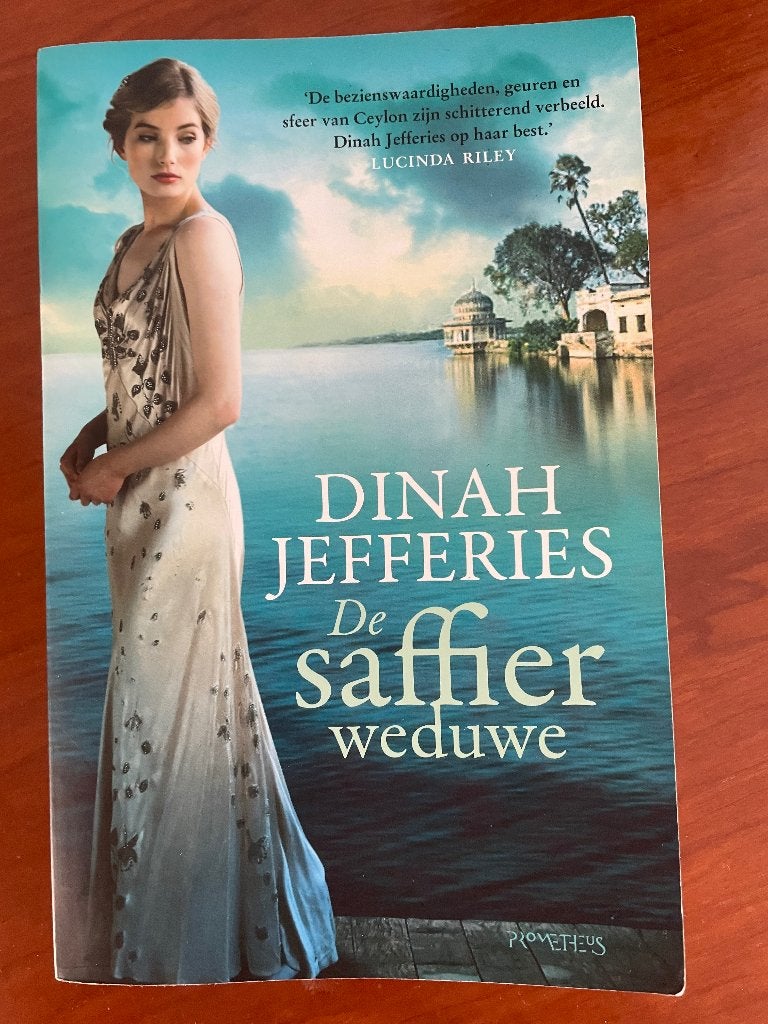 De saffier weduwe van Dinah Jefferies, Boeken, Verzenden, Gelezen