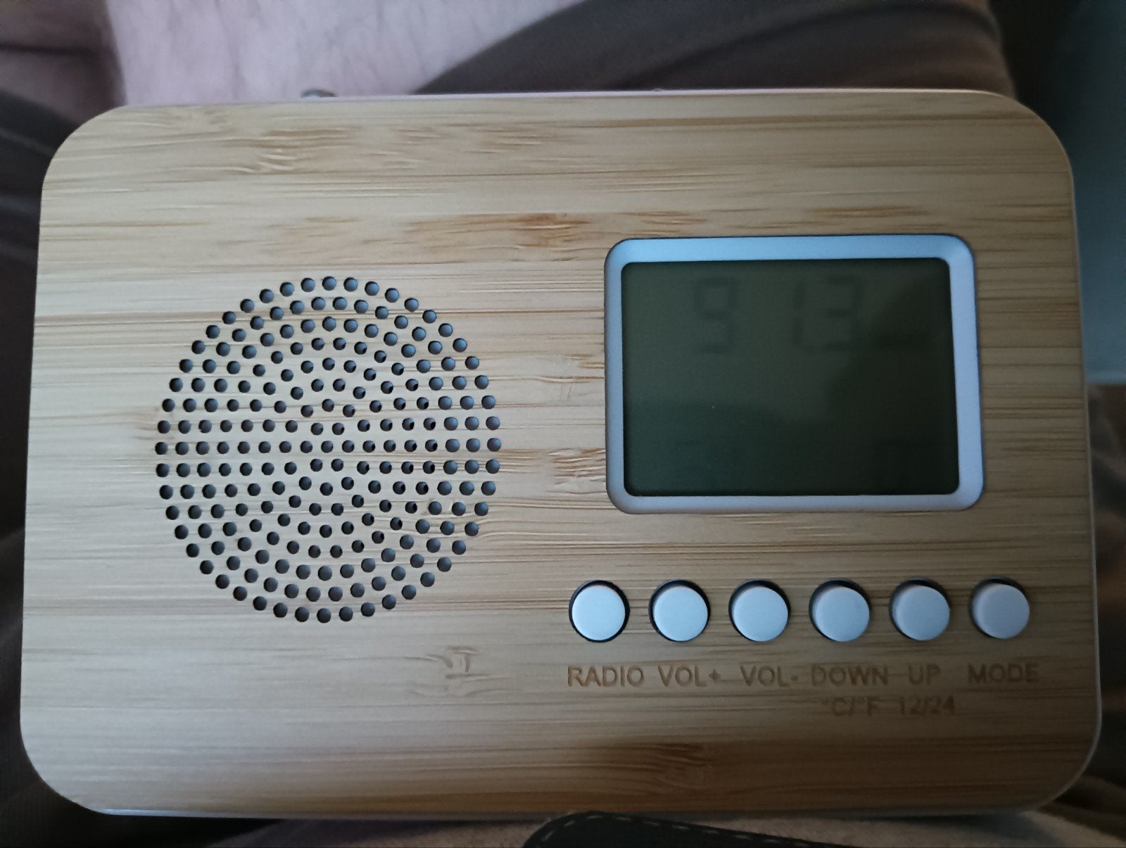 Houten Radio met Klok en Alarmfunctie, Audio, Tv en Foto, Radio's, Ophalen, Zo goed als nieuw, Radio