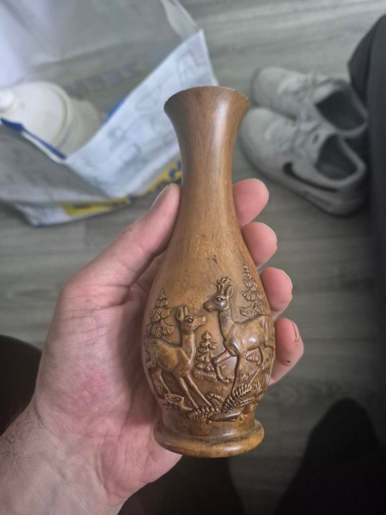 Decoratieve kunststof vaas met hertenreliëf, Ophalen of Verzenden