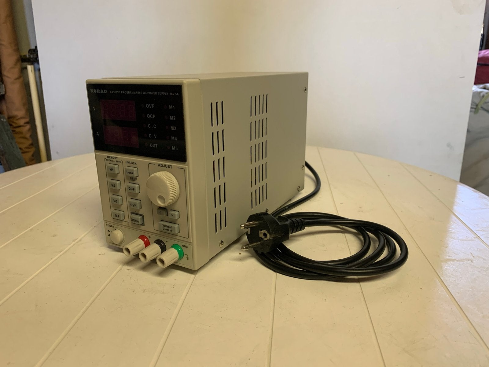 KORAD KA3005P Programmeerbare DC Voeding 30V 5A, Ophalen of Verzenden, Zo goed als nieuw