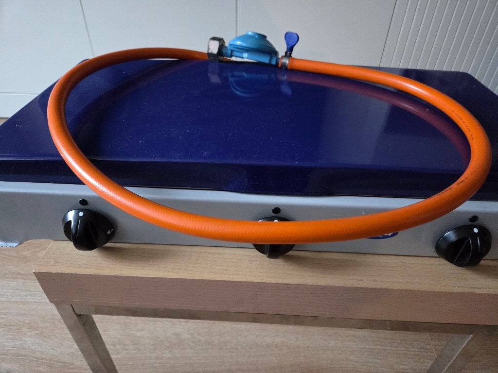 Campingaz 3-pits kooktoestel met gasslang en drukregelaar, Ophalen, Gebruikt