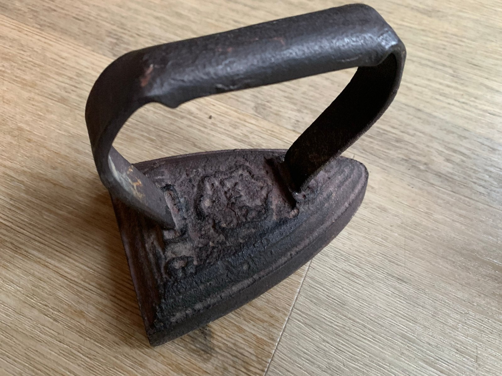 Antiek strijkijzer van gietijzer, Ophalen of Verzenden