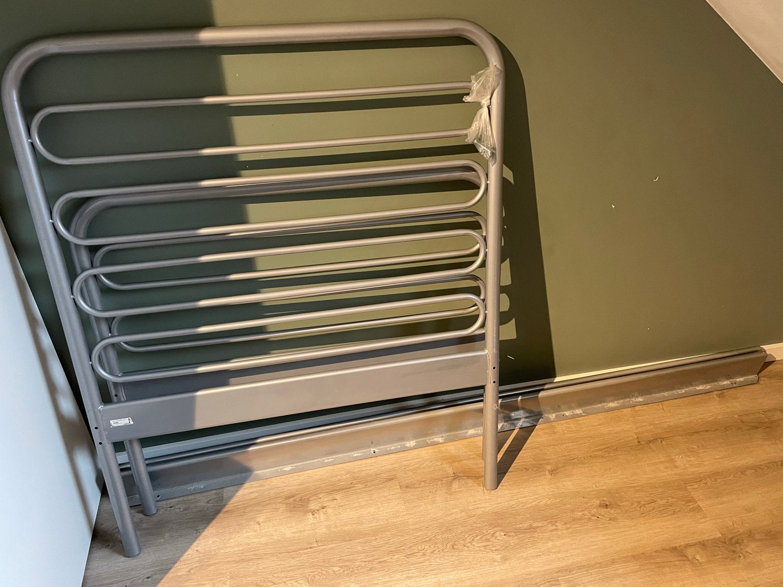 Jongensbed metaal 90x200 (excl. lattenbodem/matras), Ophalen, Gebruikt, 90 cm, Eenpersoons