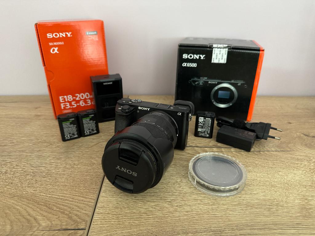 Sony A6500 + E18-200mm F/3.5-6.3 OSSLE en accessoires, Audio, Tv en Foto, Fotocamera's Digitaal, Gebruikt, Ophalen of Verzenden