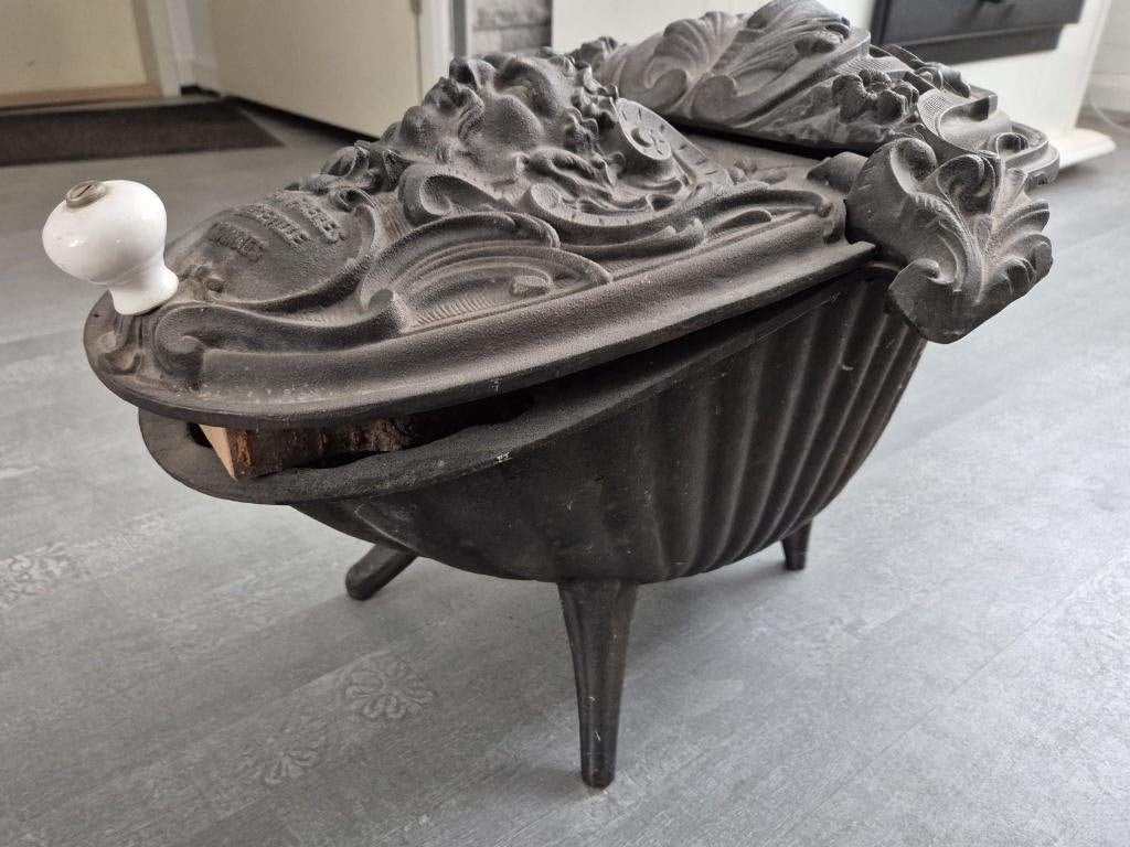 Fraai bewerkte vintage Franse kolenkit, Antiek en Kunst, Ophalen