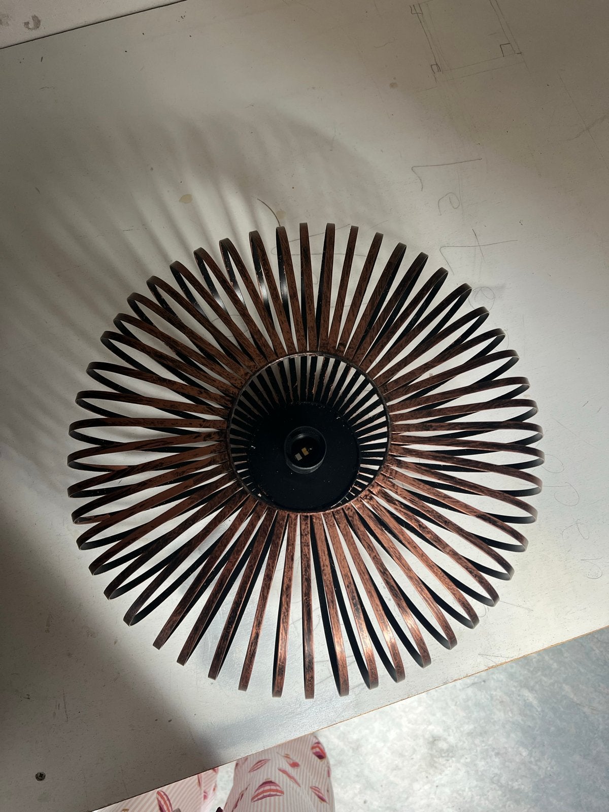 Moderne koperkleurige plafondlamp - spiraal design, Ophalen of Verzenden, Zo goed als nieuw, Metaal