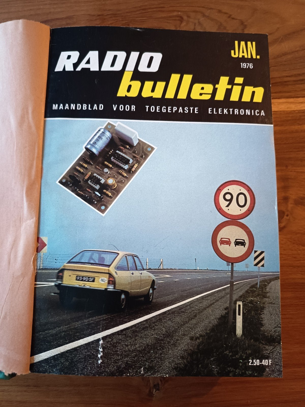 Radio Bulletin gebundeld 1976, Ophalen of Verzenden, Gelezen, Overige typen