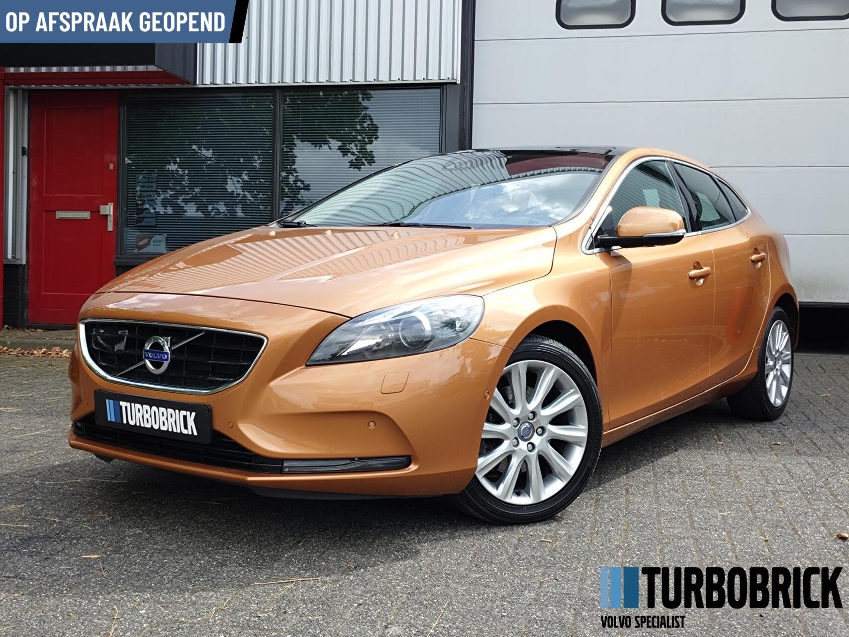 Volvo V40 1.6 T3 Summum |1e eig|Pano|Cruise|Keyless|CitySafe, Voorwielaandrijving, 1596 cc, Stof, Gebruikt