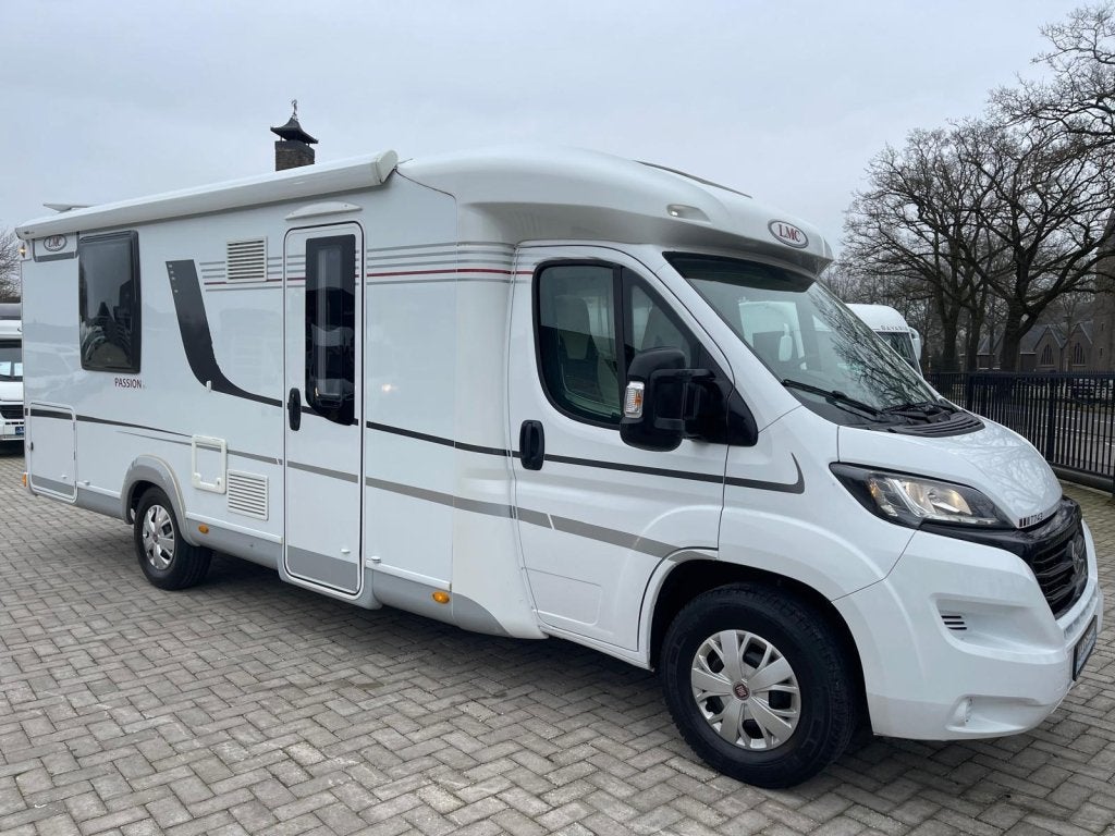 LMC Passion T743 Queensbed 2019 Euro 6 Nieuwstaat, Fiat, Bedrijf, Half-integraal, 7 tot 8 meter