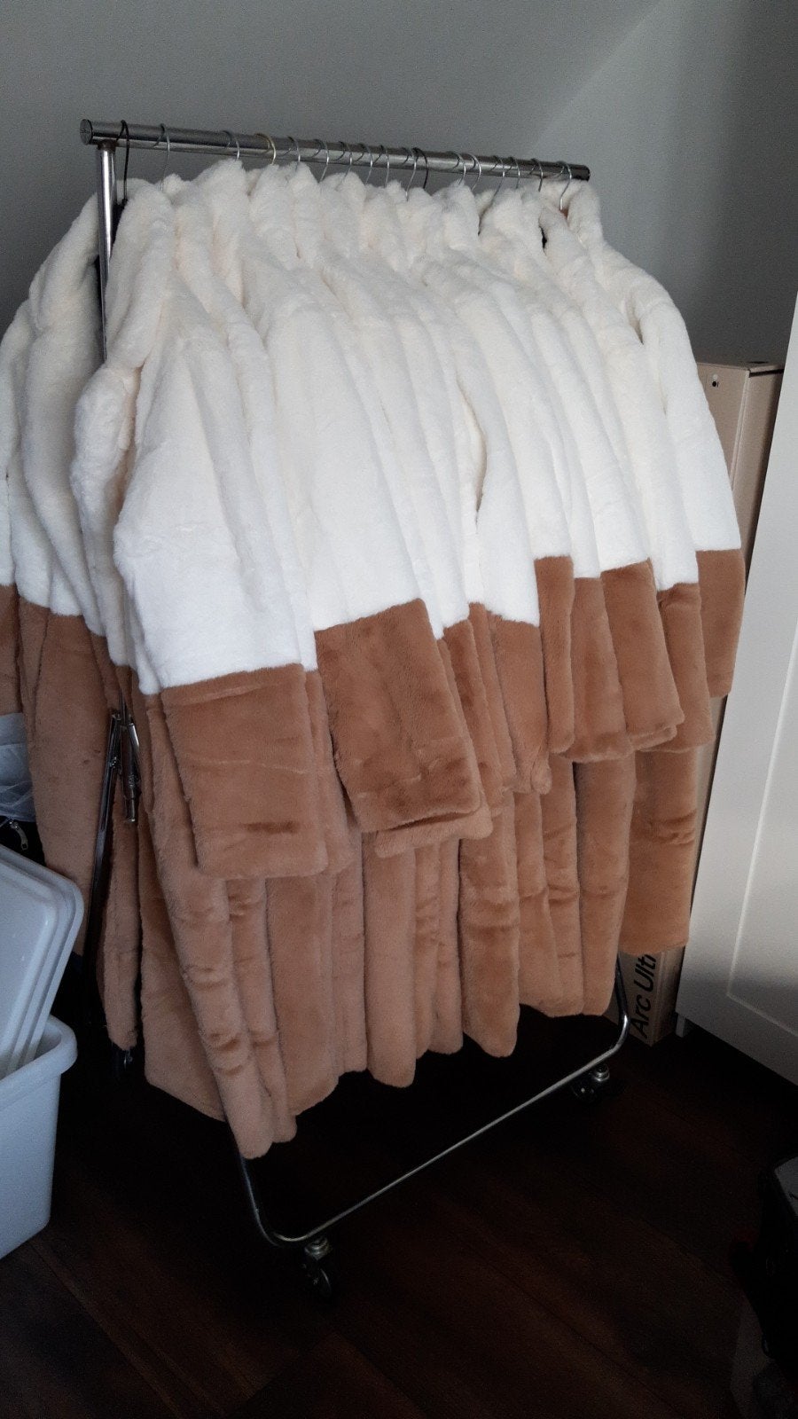 CARNAVAL, bontjas, nep bont, carnaval, jas, NIEUW, 15 stuks, Ophalen of Verzenden, Nieuw, Carnaval, Kleding