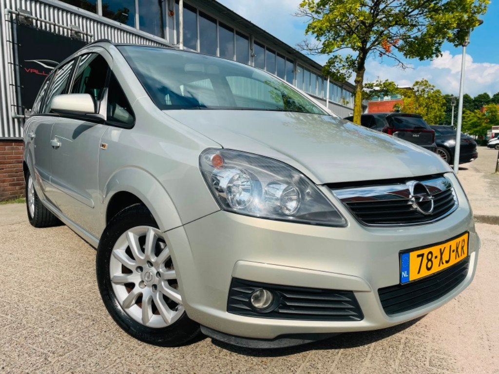 Opel Zafira 1.8 Temptation 7 PERS AIRCO 17'LMV LAGE KM STAND, Gebruikt, 4 cilinders, Origineel Nederlands, 750 kg