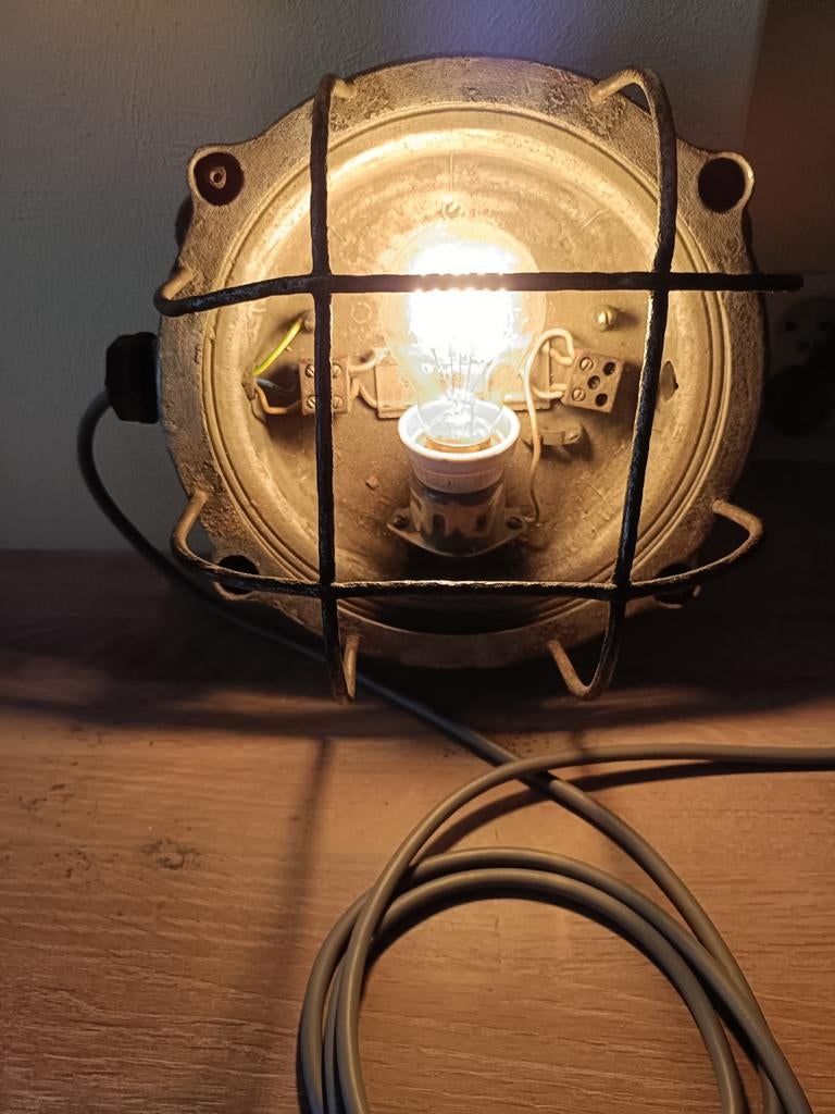 Kooilamp scheepslamp, Ophalen