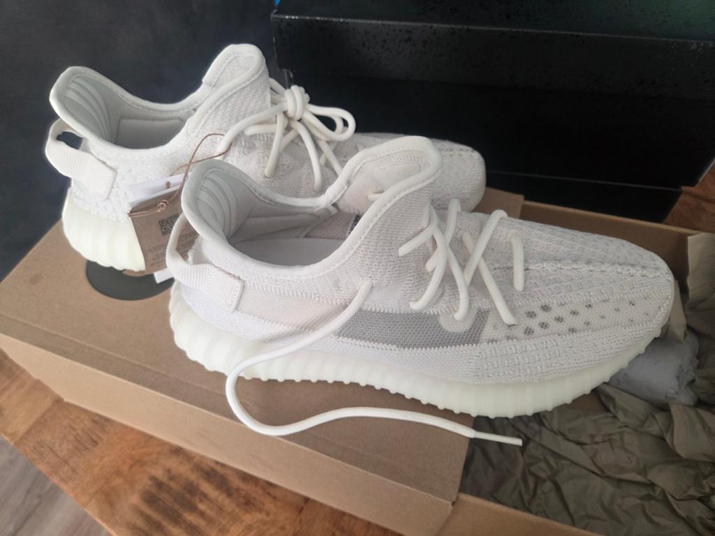 Adidas Yeezy Boost 350 V2 Bone - Maat 43 1/3, Kleding | Heren, Schoenen, Ophalen of Verzenden, Nieuw, Wit