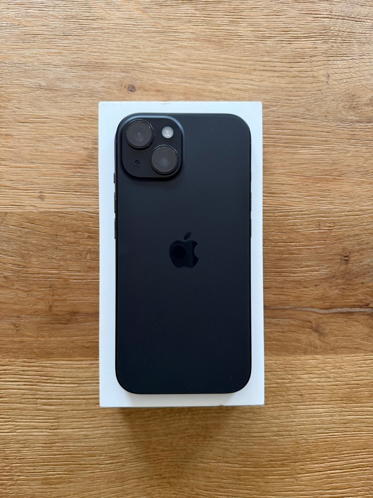 Foto 5 van Apple iPhone 15 128GB – Zwart – Zo goed als nieuw