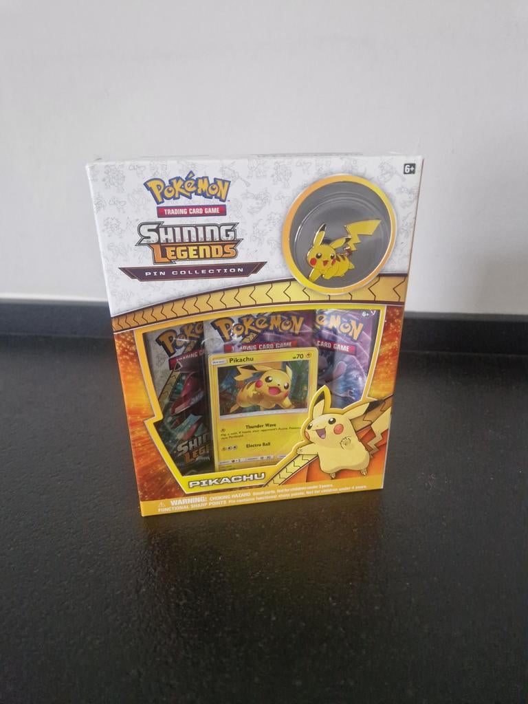 Shining Legends Pokémon collection box. TCG sealed Pikachu, Ophalen of Verzenden, Nieuw, Boosterbox, Foil