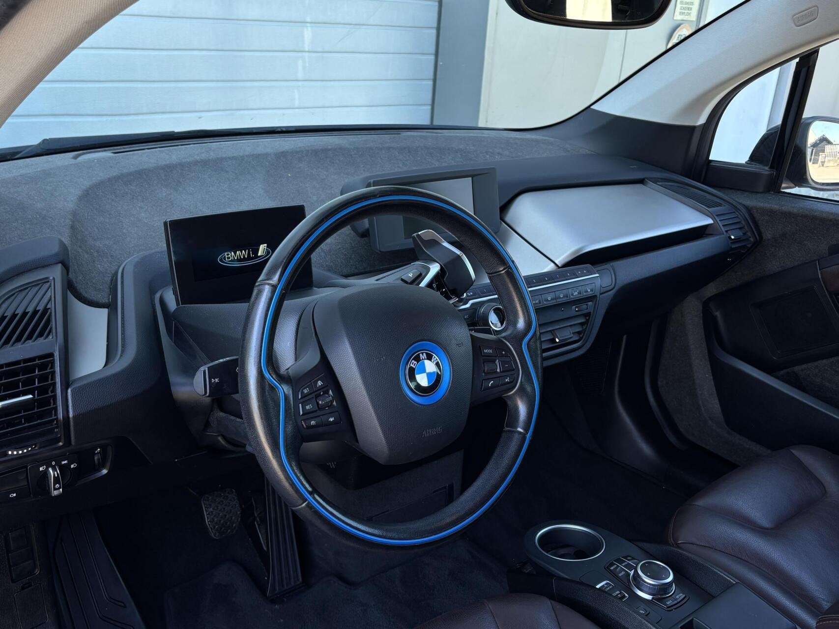 BMW i3 S iPerformance 94Ah 33 kWh acc camera stoel vw, Auto's, Automaat, Achterwielaandrijving, 33 kWh, 4 stoelen