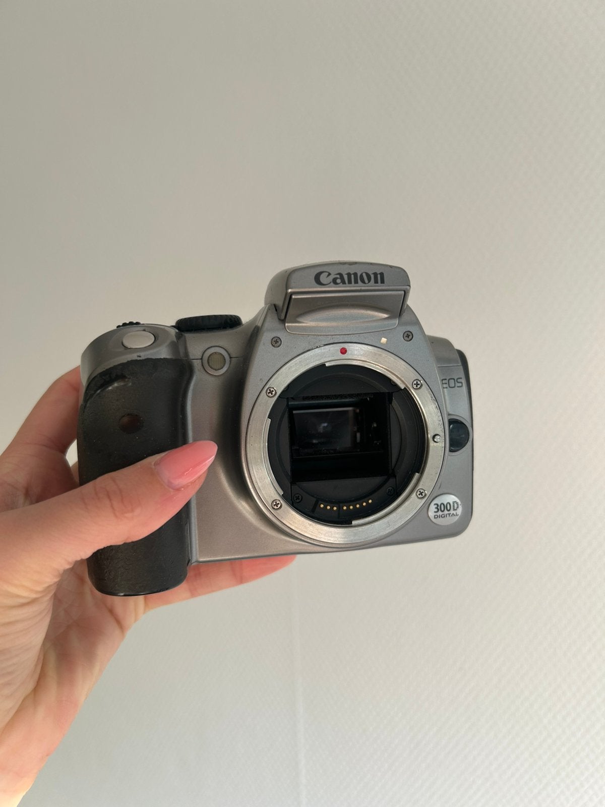 Canon EOS 300D DSLR body + accu – werkend getest, Ophalen of Verzenden, Gebruikt, Spiegelreflex, Canon