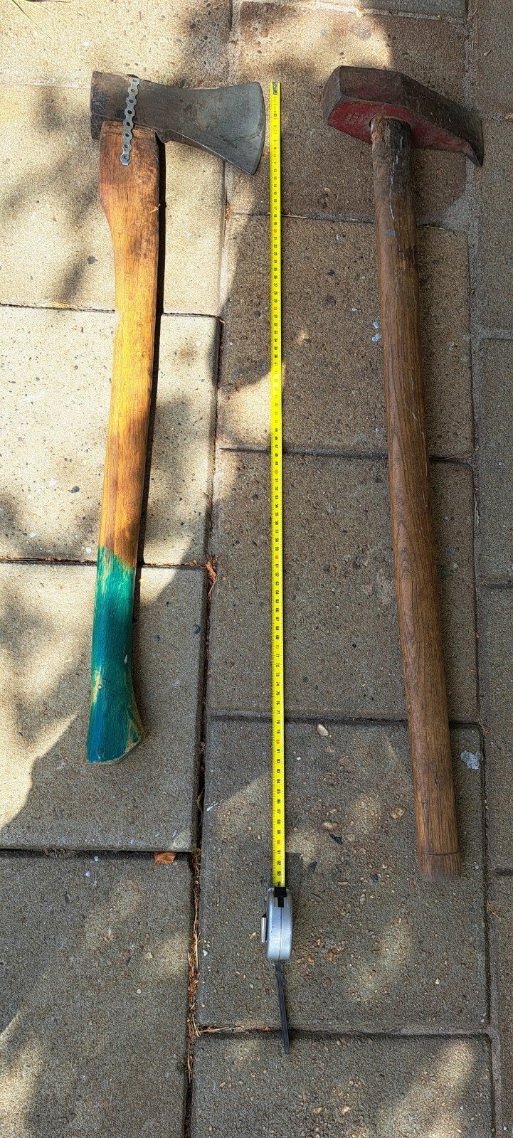 2 bijlen met houten steel, Ophalen, Gebruikt, Bijl