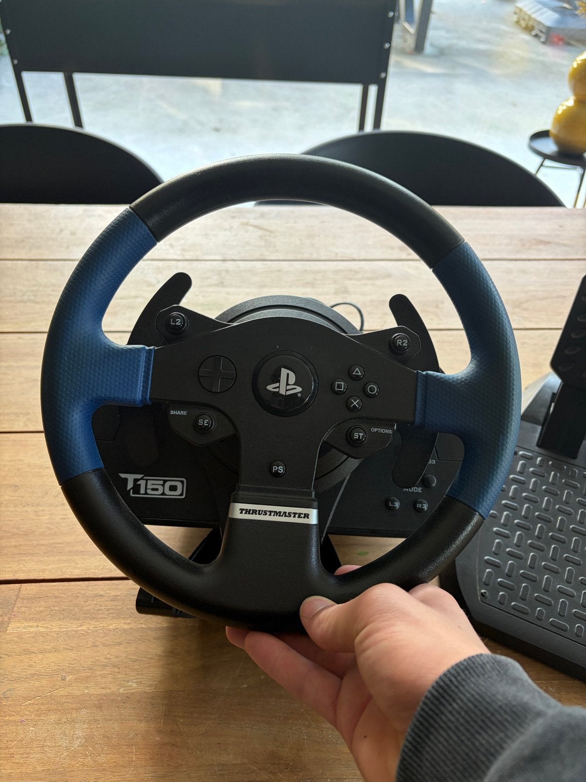 Thrustmaster T150 racestuur met pedalen, Racestuur, Force feedback, Ophalen of Verzenden, Zo goed als nieuw
